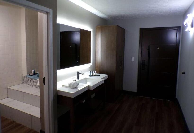 Luxor Inn & Suites, A Travelodge By Wyndham