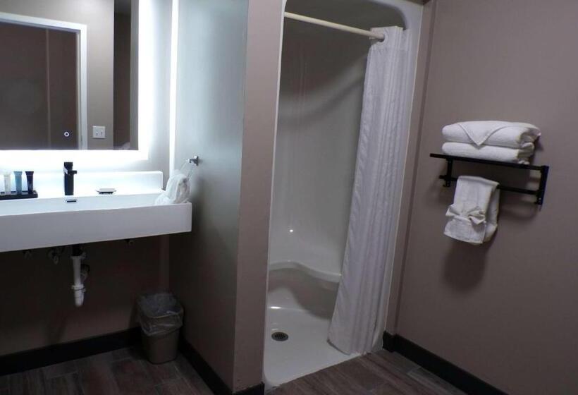 Luxor Inn & Suites, A Travelodge By Wyndham