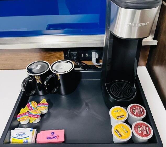 Luxor Inn & Suites, A Travelodge By Wyndham