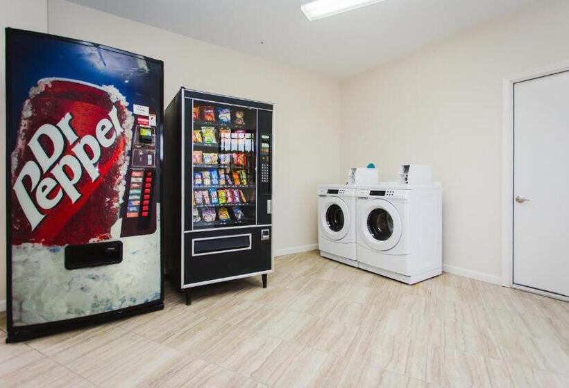 Мотель Scottish Inn & Suites