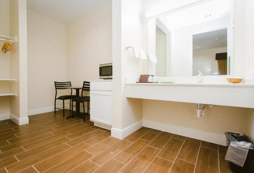 Мотель Scottish Inn & Suites