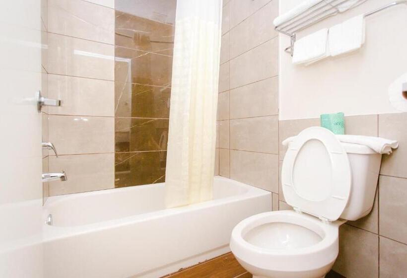 מוטל Scottish Inn & Suites