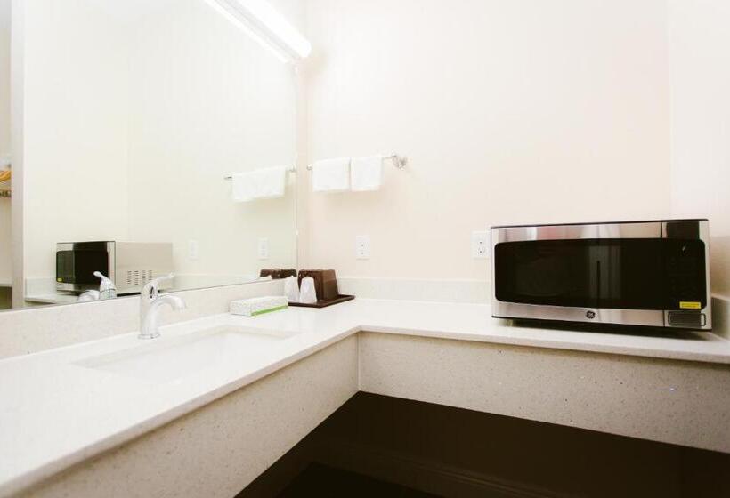 Мотель Scottish Inn & Suites