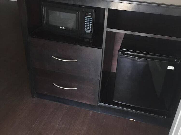 فندق على الطريق Suburban S  Lavilla Inn