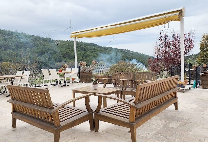 Otel Naturla Göl Evi