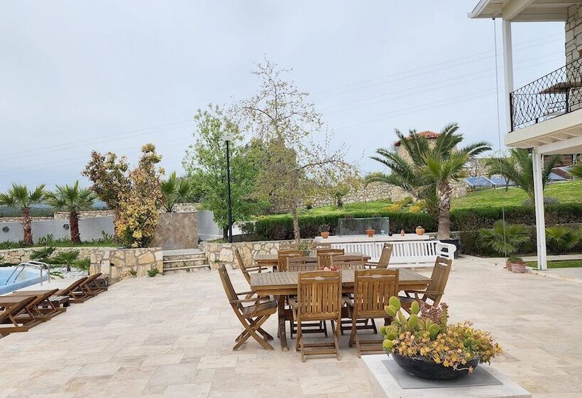 Otel Naturla Göl Evi