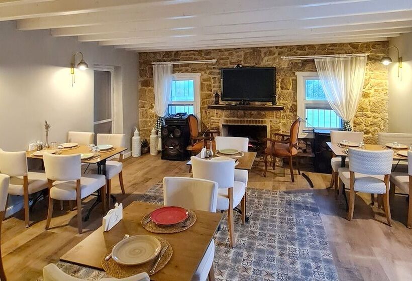 Otel Naturla Göl Evi