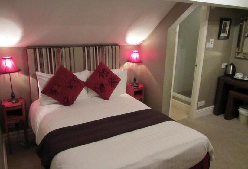 פנסיון Monties Guest House   Adults Only