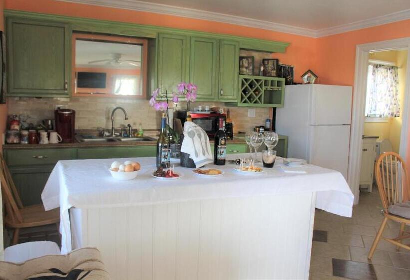 Pierhouse Bed & Breakfast