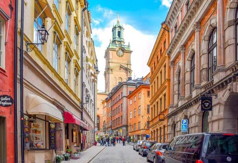 Ramilton Old Town Hostel