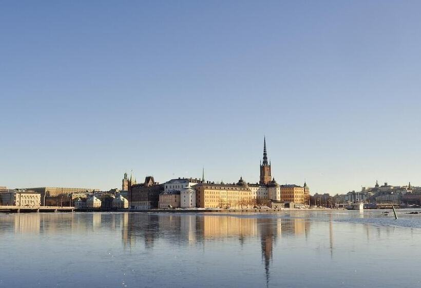 Ramilton Old Town Hostel