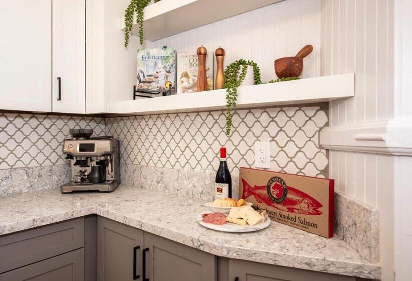 ベッドアンドブレックファースト Aloha Junction Guest House   5 Min From Hawaii Volcanoes National Park