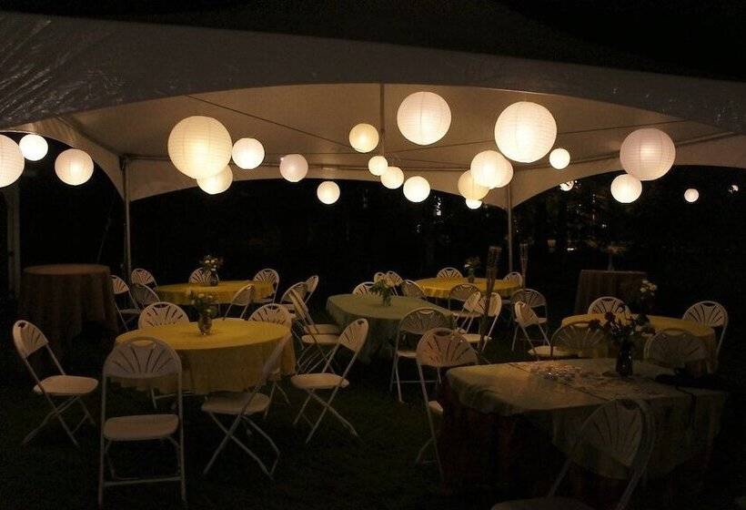 مبيت وإفطار Carriage Barn Inn