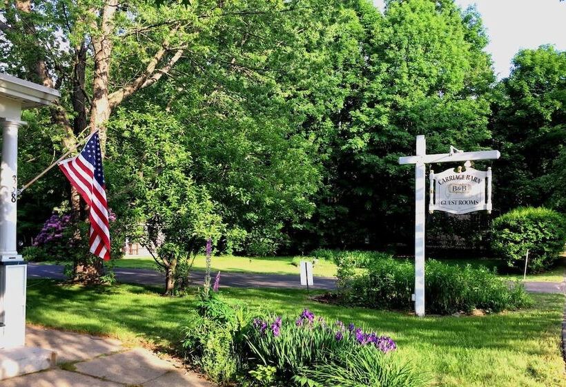 تختخواب و صبحانه Carriage Barn Inn