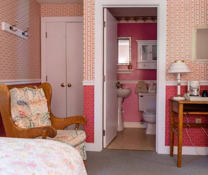 مبيت وإفطار Carriage Barn Inn