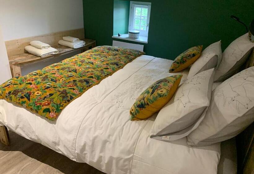 تختخواب و صبحانه Chambres D'hôtes Logis Charrier Le Petit Bignon
