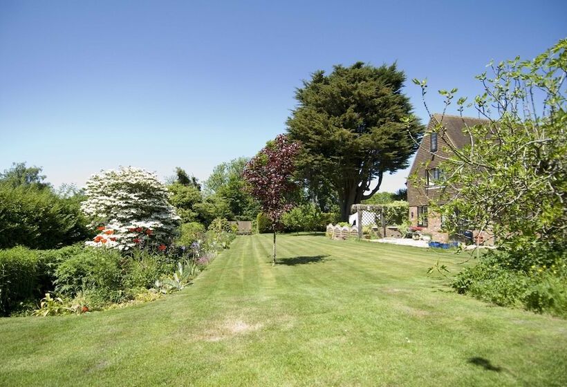 Bed and Breakfast Cleavers Lyng 16th Century Country House