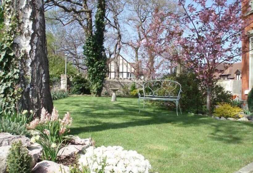 مبيت وإفطار Ellingham House