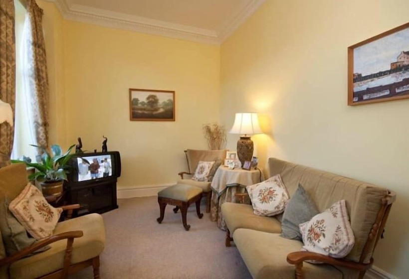 مبيت وإفطار Ellingham House