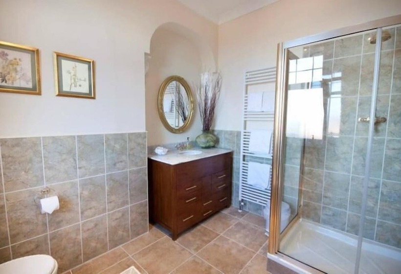 مبيت وإفطار Ellingham House