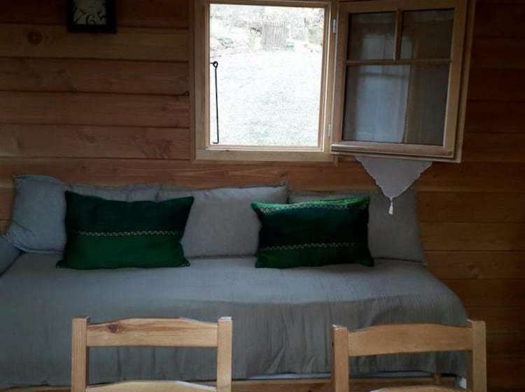 Bed and Breakfast Domaine La Moretie  La Roulotte