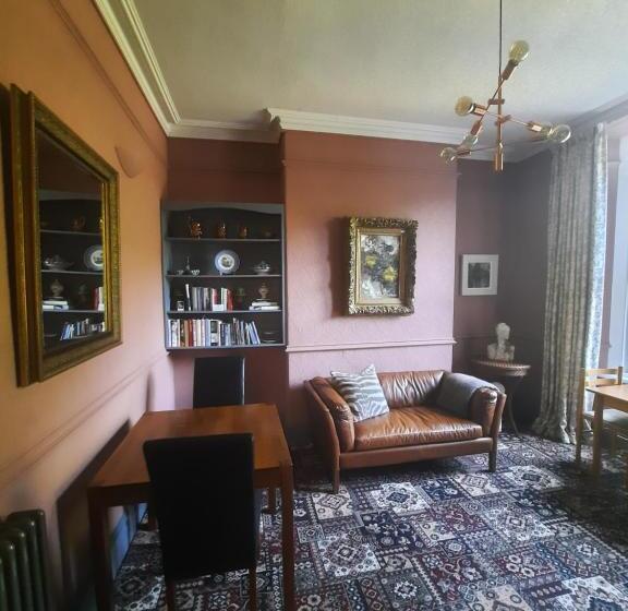 Bed and Breakfast Mary S Court Guest House   Mairlys