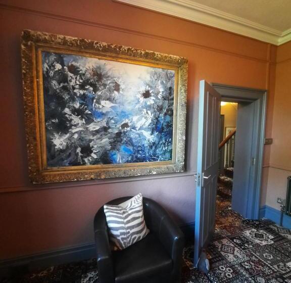 Bed and Breakfast Mary S Court Guest House   Mairlys