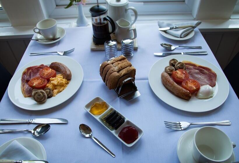 Bed and Breakfast Mary S Court Guest House   Mairlys