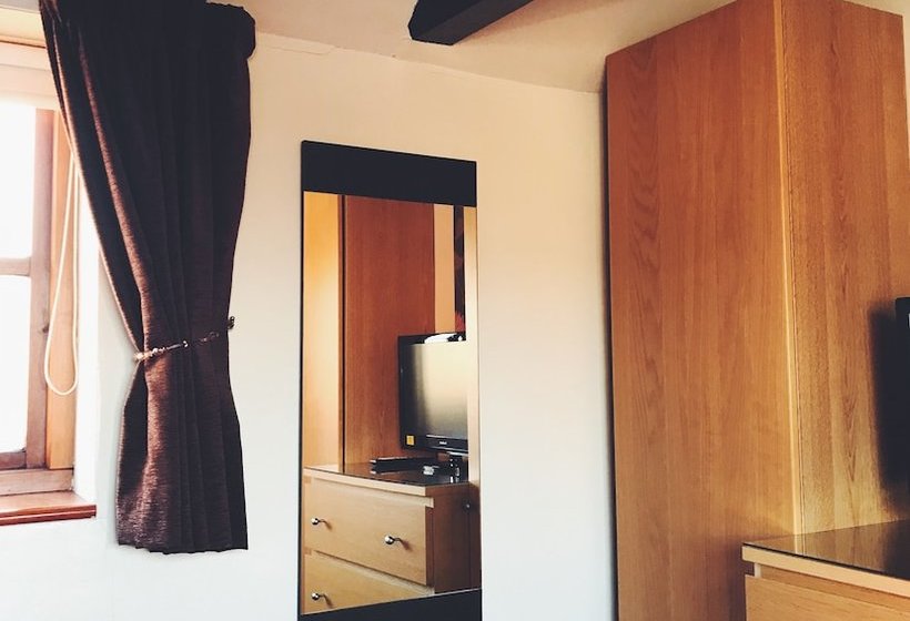 ベッドアンドブレックファースト Notley House & The Coach House