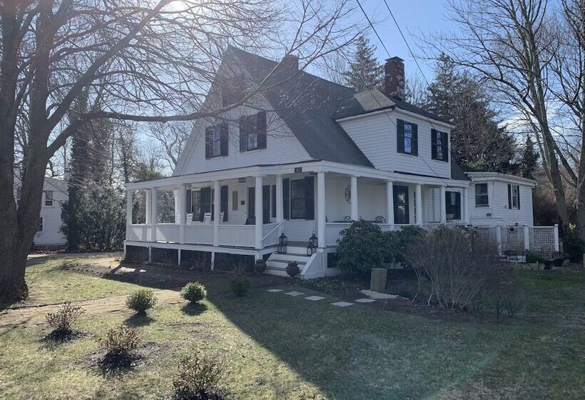 مبيت وإفطار Olde Captains Inn