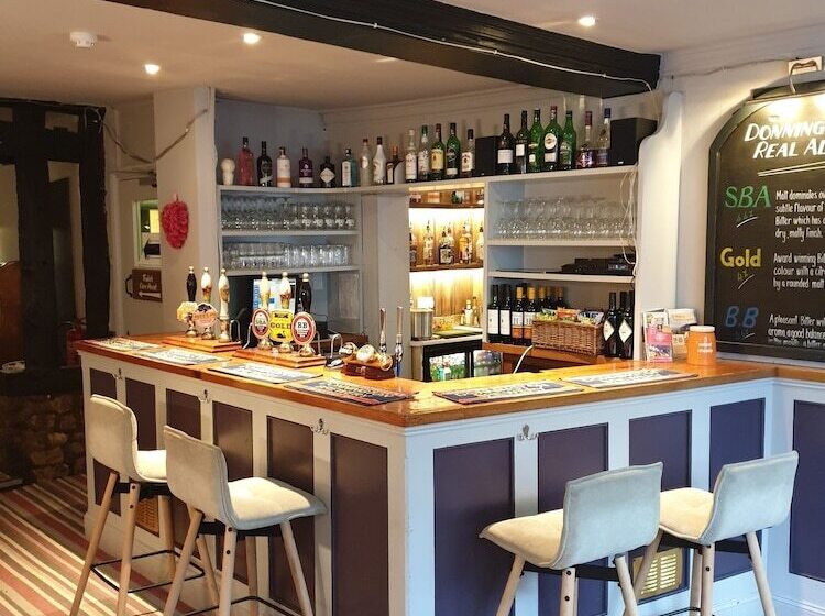 مبيت وإفطار The White Bear