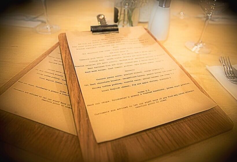 مبيت وإفطار The White Bear