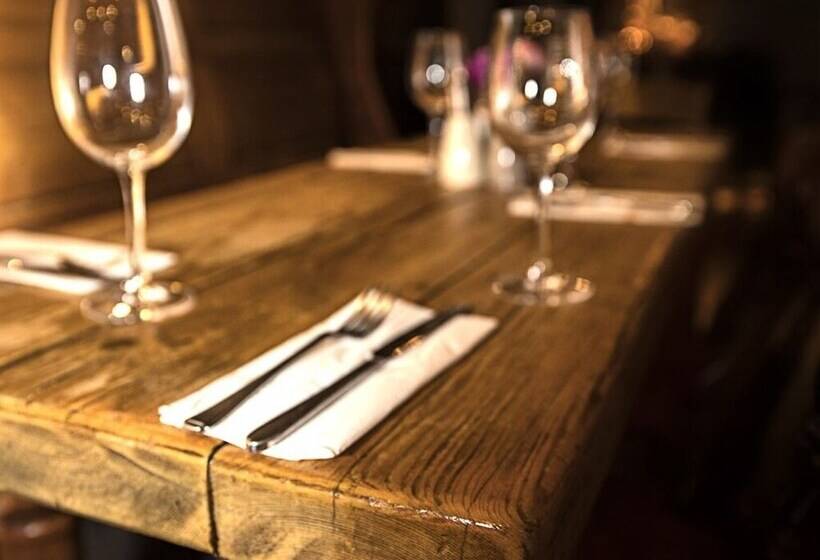 مبيت وإفطار The White Bear