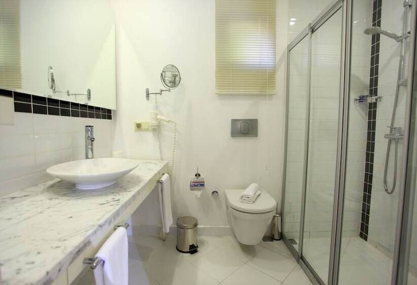 تختخواب و صبحانه Villa Lukka