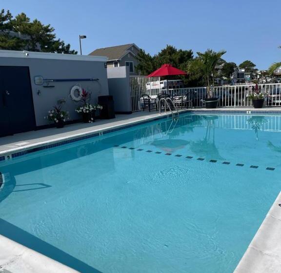 Fenwick Islander Motel