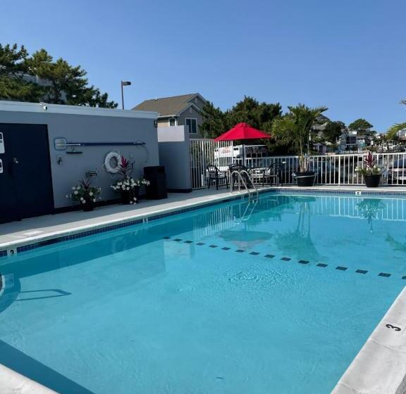 Fenwick Islander Motel