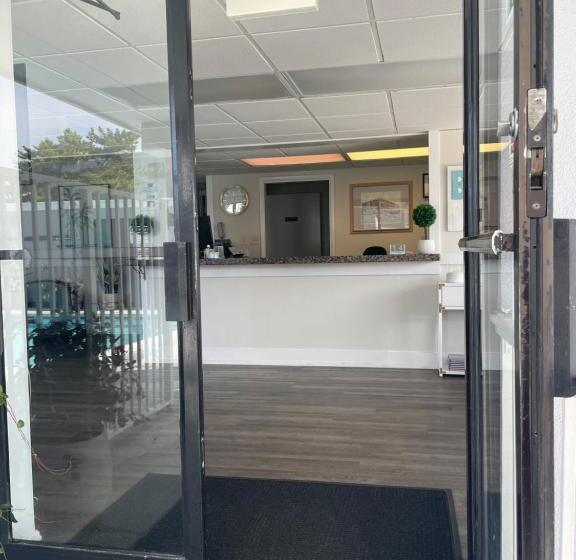 Fenwick Islander Motel