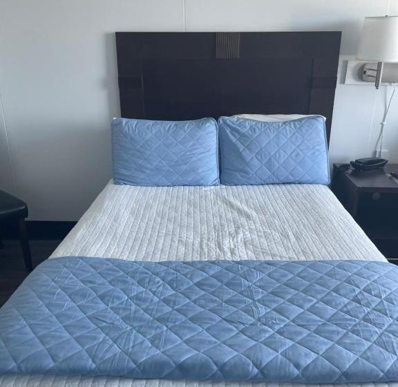 Fenwick Islander Motel