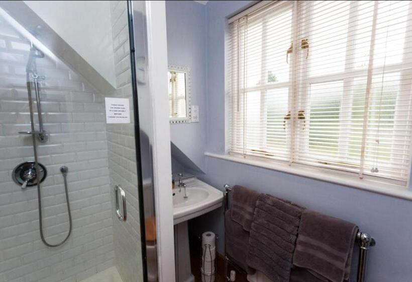 Hanger Down House Bed And Breakfast