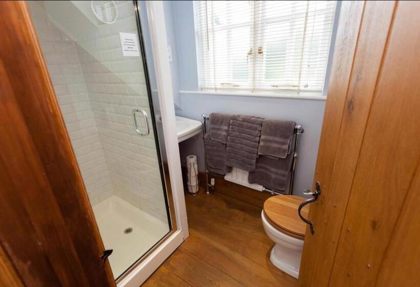 Hanger Down House Bed And Breakfast