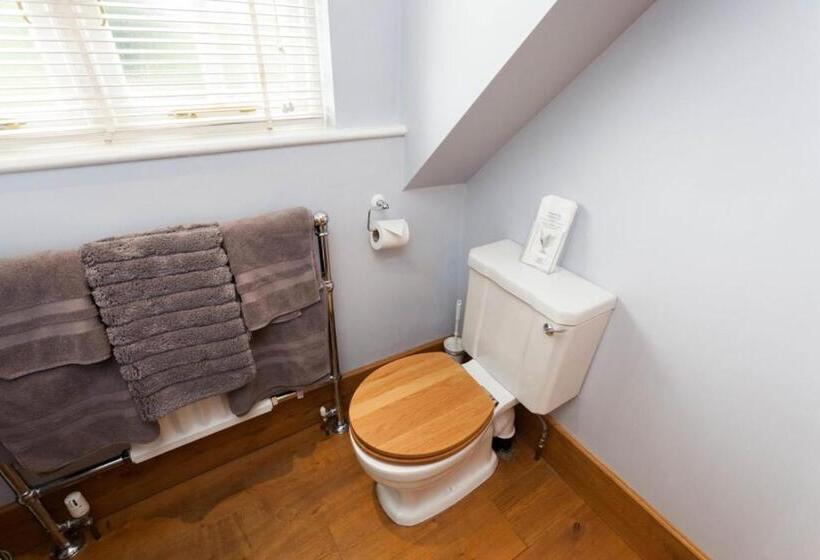 Hanger Down House Bed And Breakfast