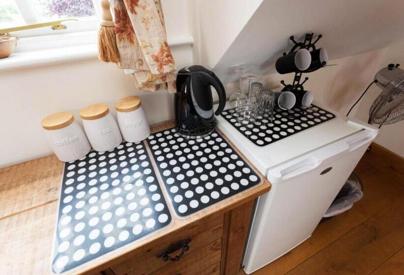 Hanger Down House Bed And Breakfast