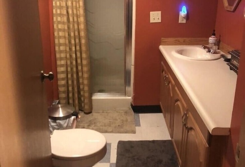 فندق فئة نجمة واحدة Alaska Dreamin  Lodging