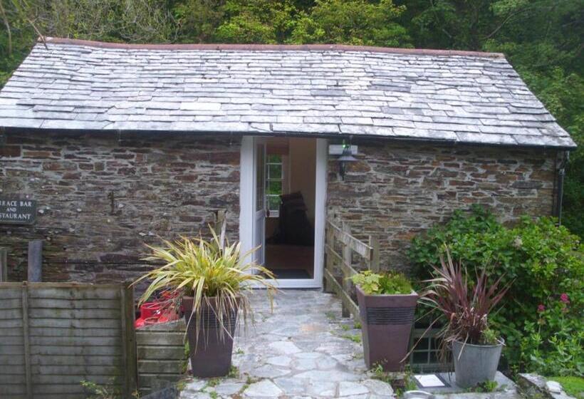 여관 The Mill House