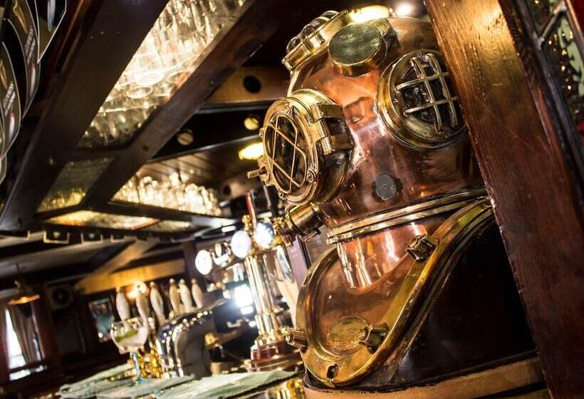 Хостел The Ship