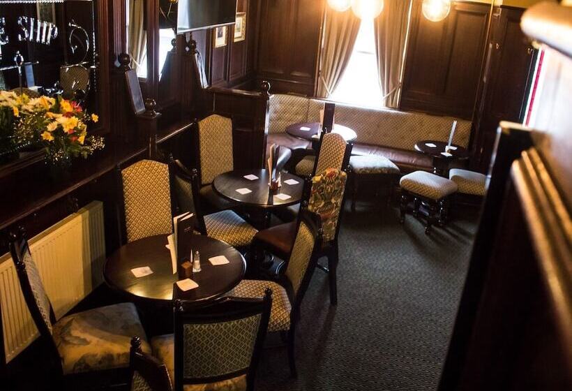 Хостел The Ship