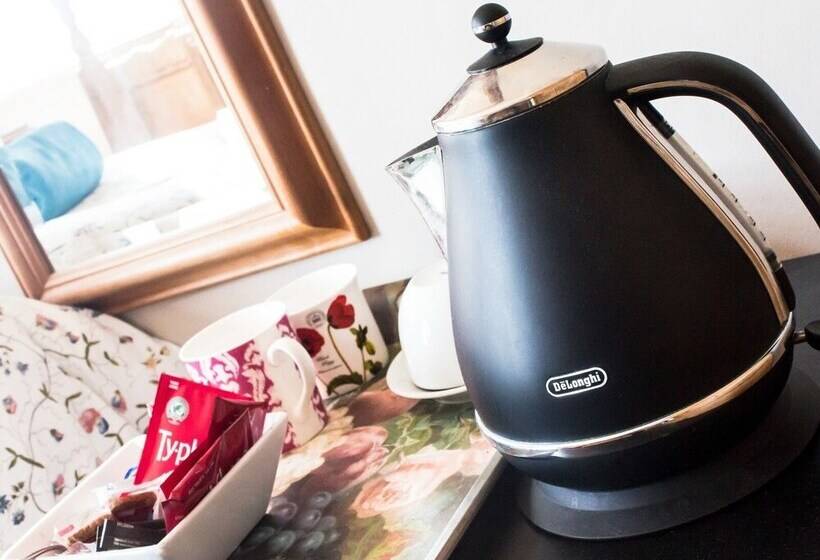 مسافرخانه The Ship