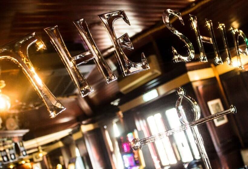 Хостел The Ship