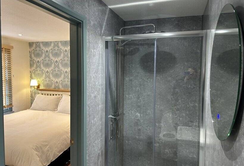 Хостел The Ship