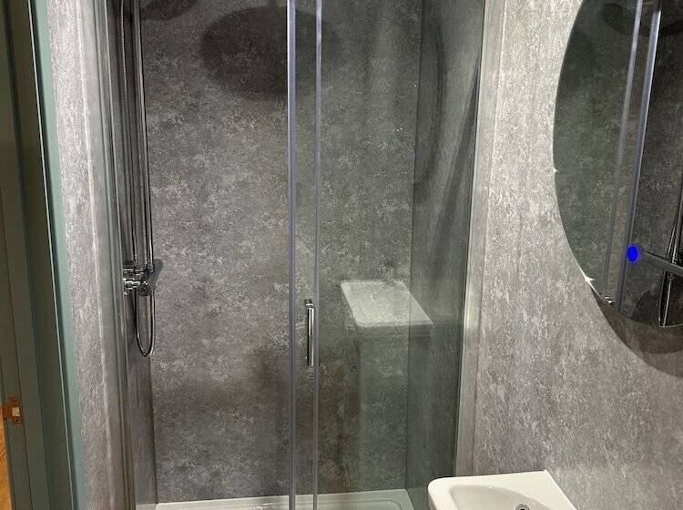 Хостел The Ship